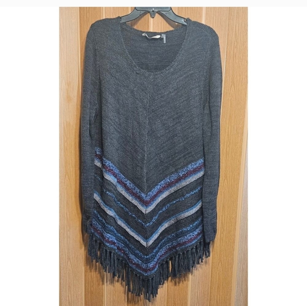 Soft Surroundings Charcoal and Fringed Bottom - Picture 1 of 5